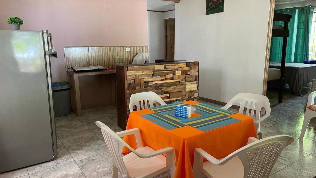Готель Casa Turtle Bogue Тортугеро Екстер'єр фото