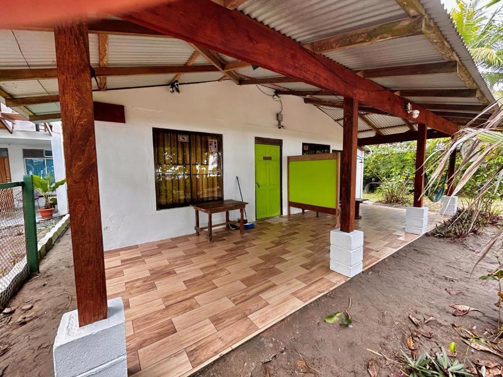 Готель Casa Turtle Bogue Тортугеро Екстер'єр фото